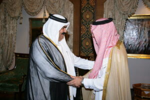 سمو الأمير الشيخ حمد بن خليفة آل ثاني يستقبل وزير الخارجية السعودي الأمير سعود الفيصل في الدوحة