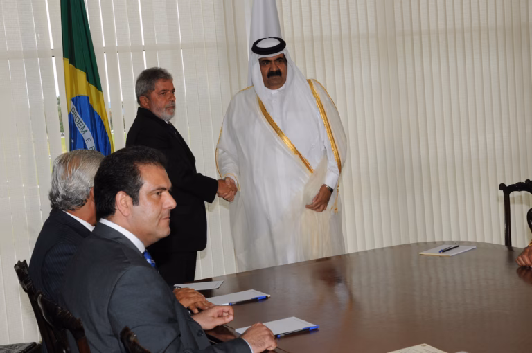 سمو الأمير الشيخ حمد بن خليفة آل ثاني يزور جمهورية البرازيل الاتحادية ويجتمع برئيس الجمهورية