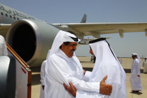 سمو الأمير الشيخ حمد بن خليفة آل ثاني يزور دولة الإمارات العربية المتحدة ويلتقي رئيس الدولة في جزيرة ياس