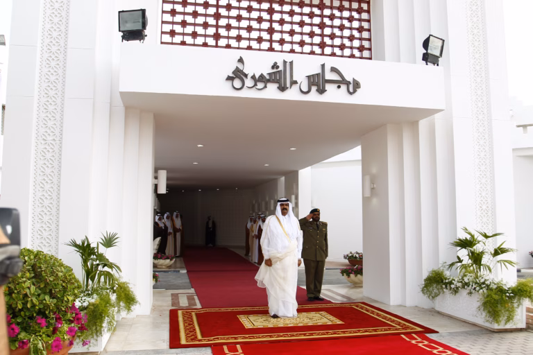 سمو الأمير الشيخ حمد بن خليفة آل ثاني يفتتح الدورة العادية التاسعة والثلاثين لمجلس الشورى
