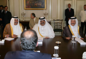 سمو الأمير الشيخ حمد بن خليفة آل ثاني يلتقي كبار المسؤولين في الجمهورية اليونانية ويشهد توقيع اتفاقيات ثنائية